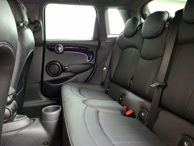 Mini Hatch 1.5 Cooper Exclusive YA72UMW Black #6