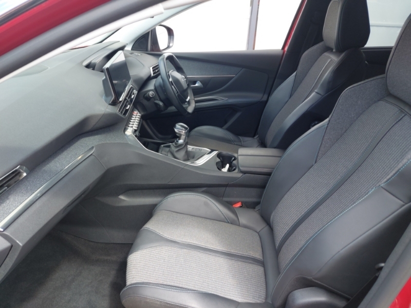 Peugeot 5008 1.2 Puretech Allure Premium Red #5
