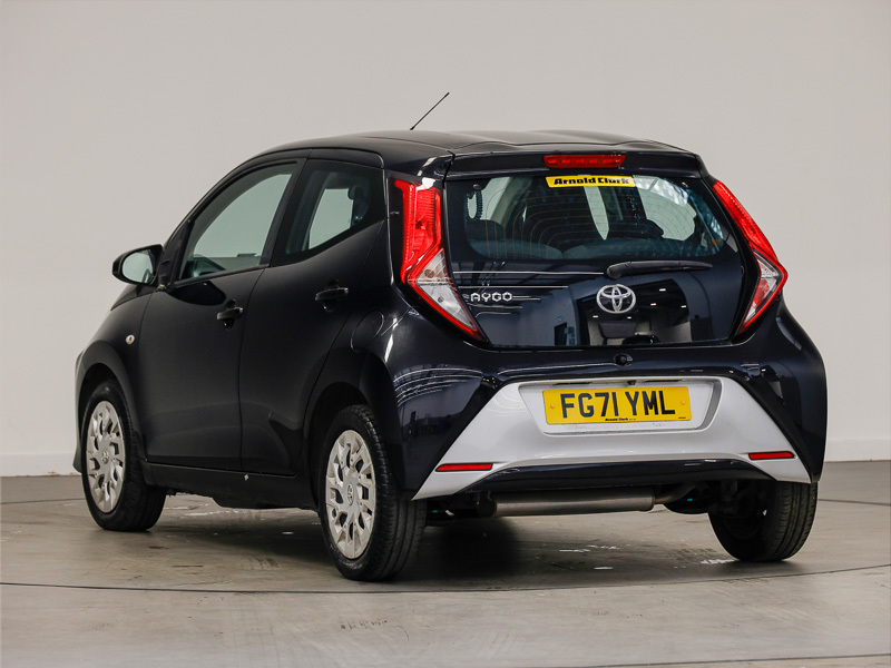 Toyota Aygo 1.0 Vvt-i X-play Tss FG71YML Black #2