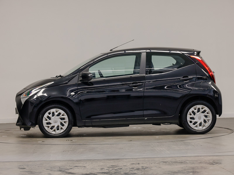 Toyota Aygo 1.0 Vvt-i X-play Tss FG71YML Black #4