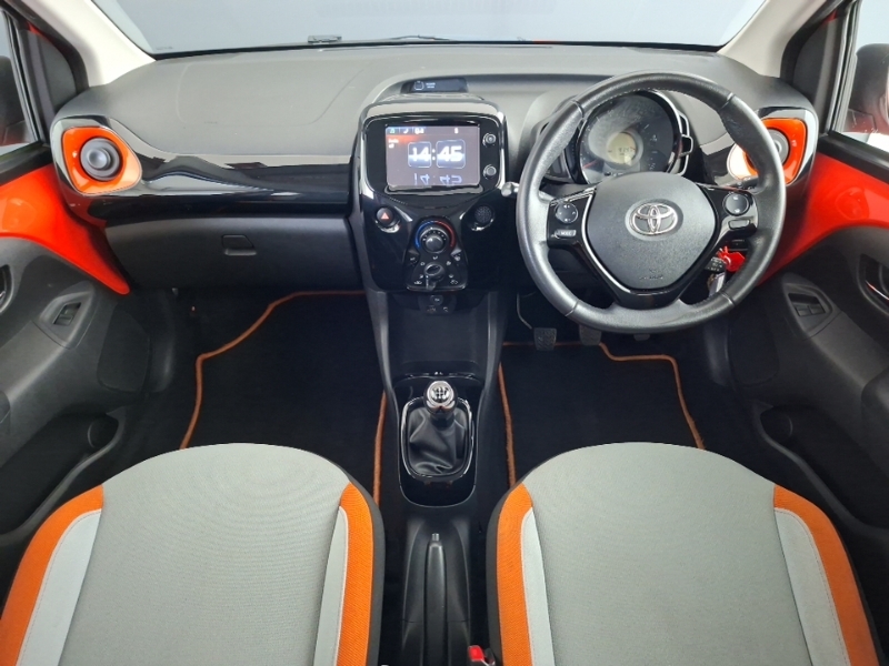 Toyota Aygo 1.0 Vvt-i X-cite YH15ZFJ Orange #3