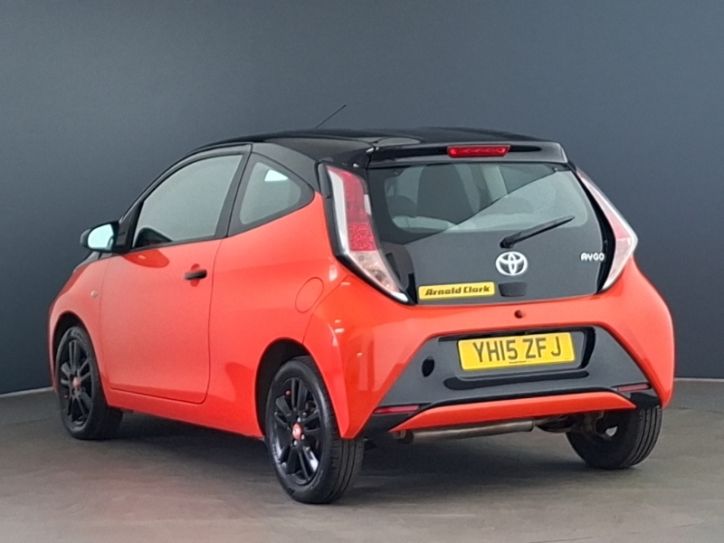 Toyota Aygo 1.0 Vvt-i X-cite YH15ZFJ Orange #2