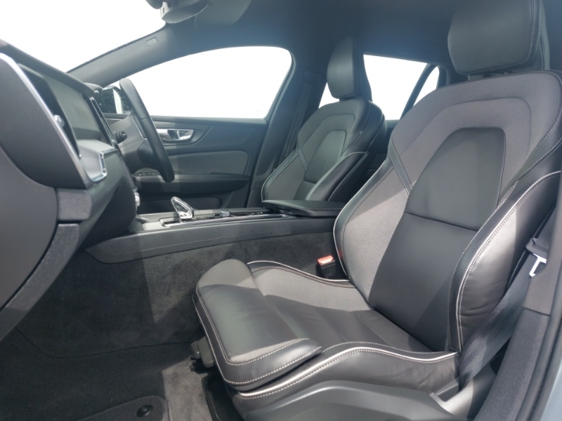 Volvo V60 2.0 B3p Plus Dark 7 Speed Grey #5