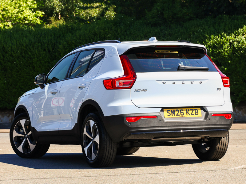 Volvo XC40 2.0 B3p Plus Dark SL75BLJ Blue #2