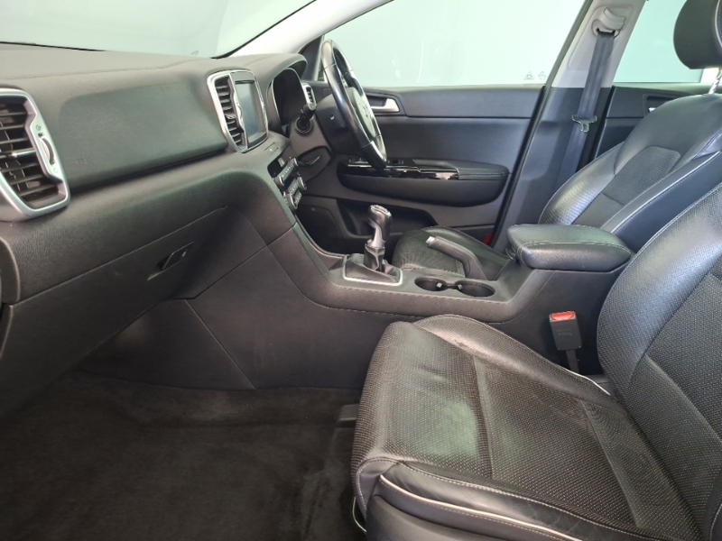 Kia Sportage 1.7 Crdi Isg 3 Panoramic Roof LF68VPU Black #5