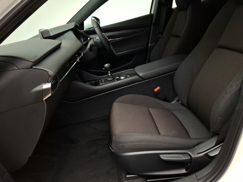 Mazda 3 2.5 E-skyactiv G Mhev 140 Centre-line White #5