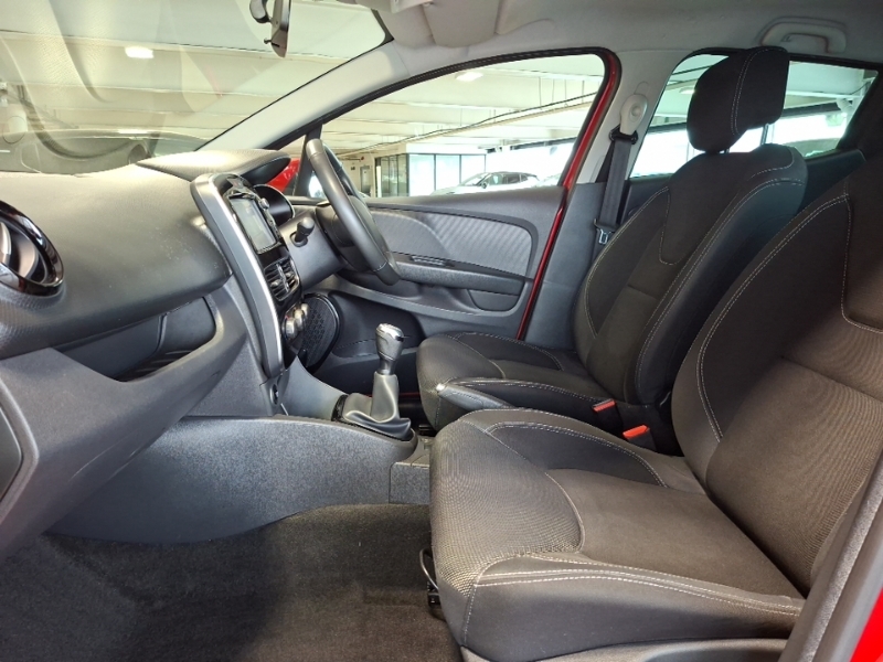 Renault Clio 0.9 Tce 75 Iconic SJ68UUC Red #5