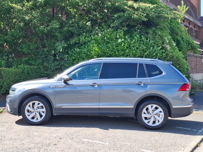 Volkswagen Tiguan Allspace 1.5 Tsi Life Dsg Grey #4