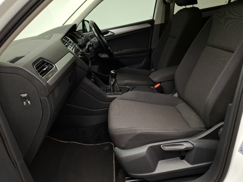Volkswagen Tiguan 2.0 Tdi 115 S SD67HME White #5