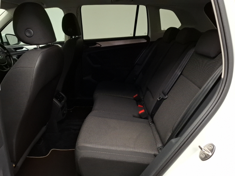 Volkswagen Tiguan 2.0 Tdi 115 S SD67HME White #6