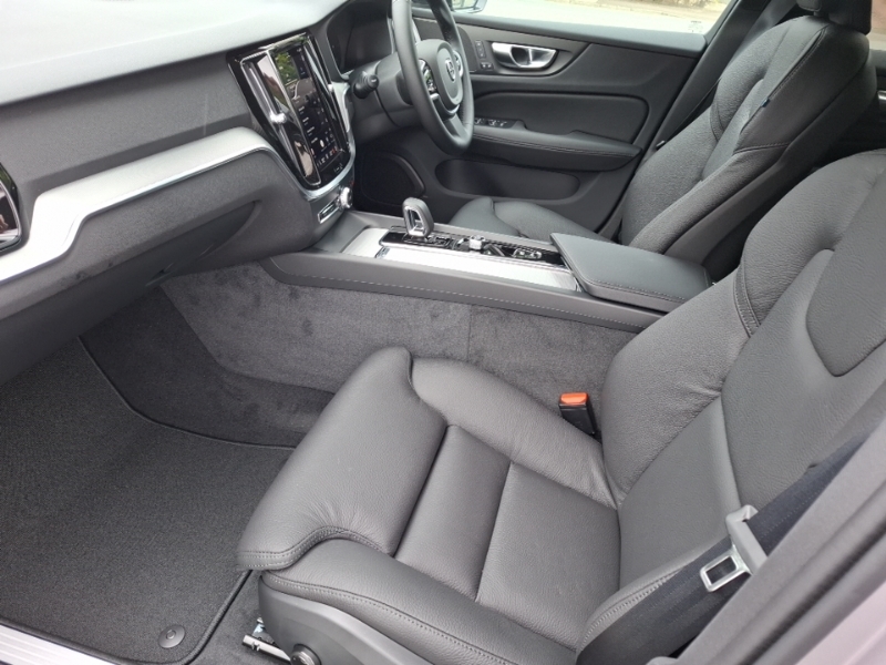 Volvo V60 2.0 B4p Plus Dark 7 Speed Silver #5