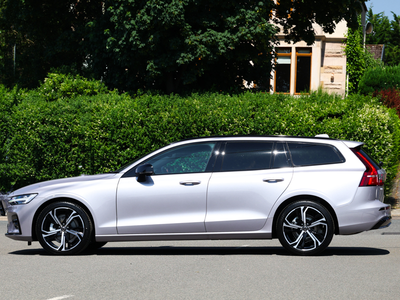 Volvo V60 2.0 B4p Plus Dark 7 Speed Silver #2