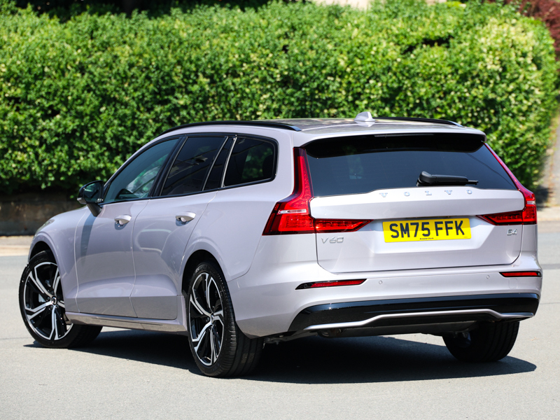 Volvo V60 2.0 B4p Plus Dark 7 Speed Silver #2