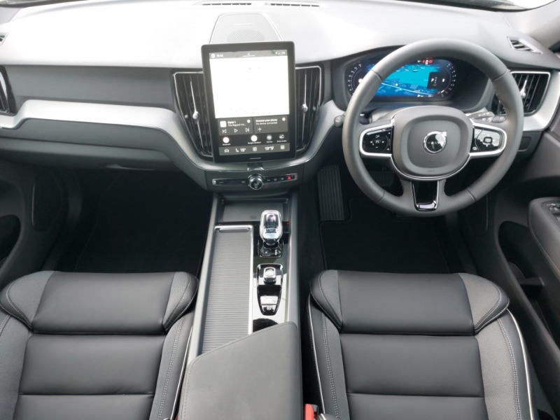 Volvo XC60 2.0 B5p Plus Black Edition Awd Geartronic SL26NYH Black #3
