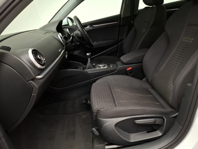 Audi A3 1.6 Tdi Sport White #5