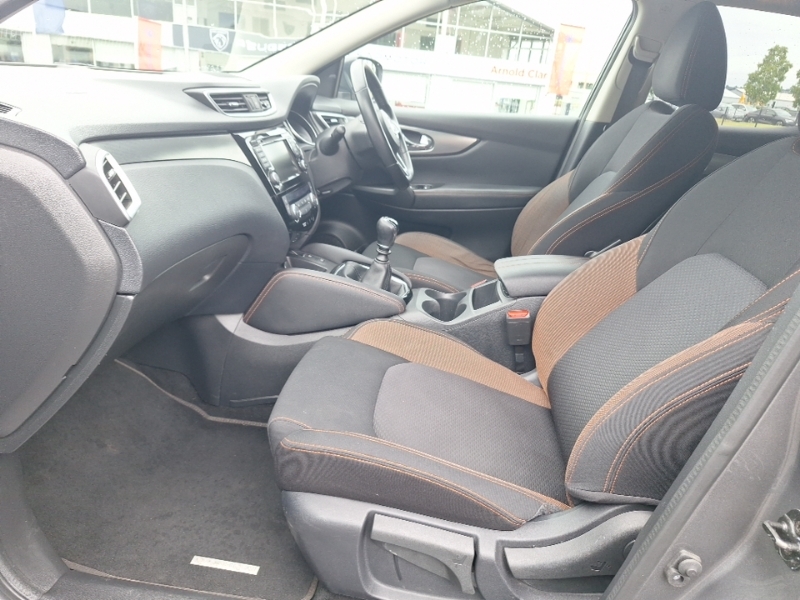 Nissan Qashqai 1.3 Dig-t N-motion SJ19YJO Grey #5