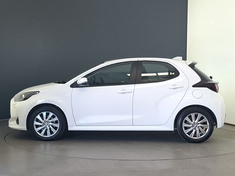 Toyota Yaris 1.5 Hybrid Icon Cvt YP73FWC White #4