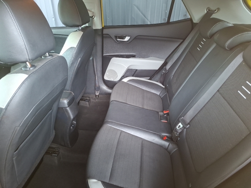 Kia Stonic 1.0T Gdi First Edition PE67ZVH Yellow #6