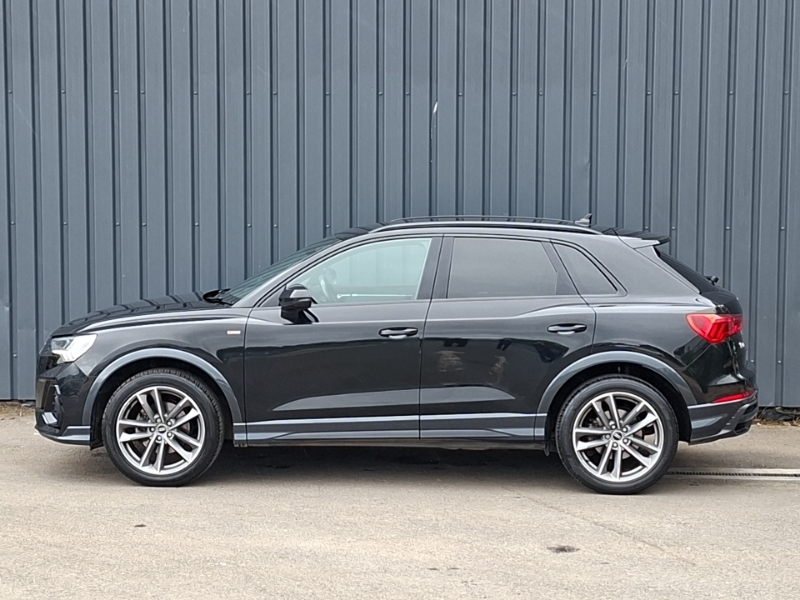 Audi Q3 35 Tfsi Black Edition S Tronic VX71XUD Black #4