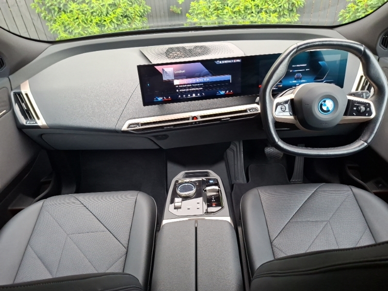 BMW iX 240Kw Xdrive40 M Sport 76.6Kwh Black #4