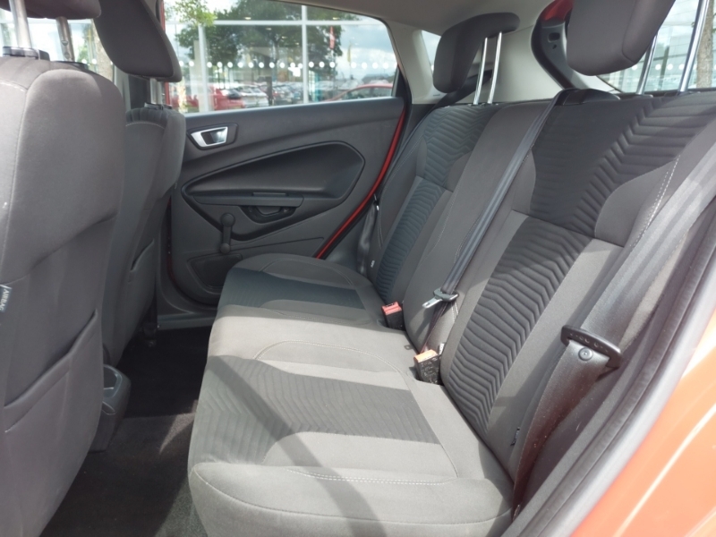 Ford Fiesta 1.25 82 Zetec Red #6