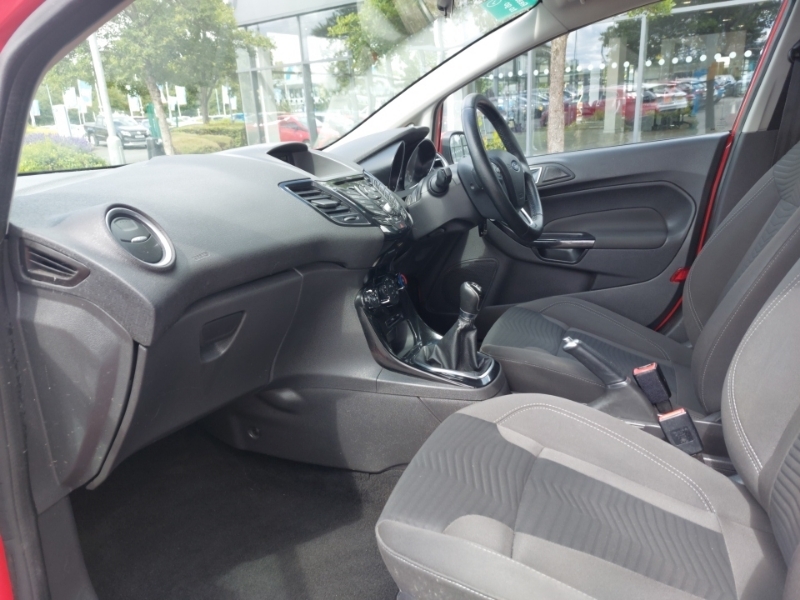 Ford Fiesta 1.25 82 Zetec Red #5