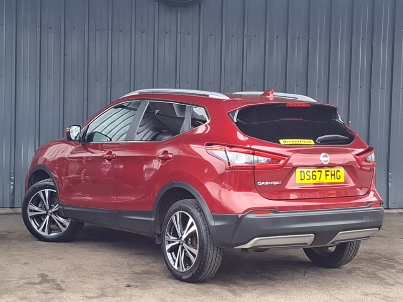 Nissan Qashqai 1.5 Dci N-connecta DS67FHG Red #2