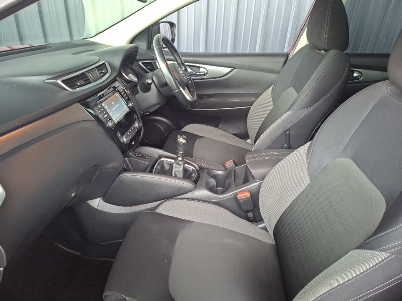 Nissan Qashqai 1.5 Dci N-connecta DS67FHG Red #5
