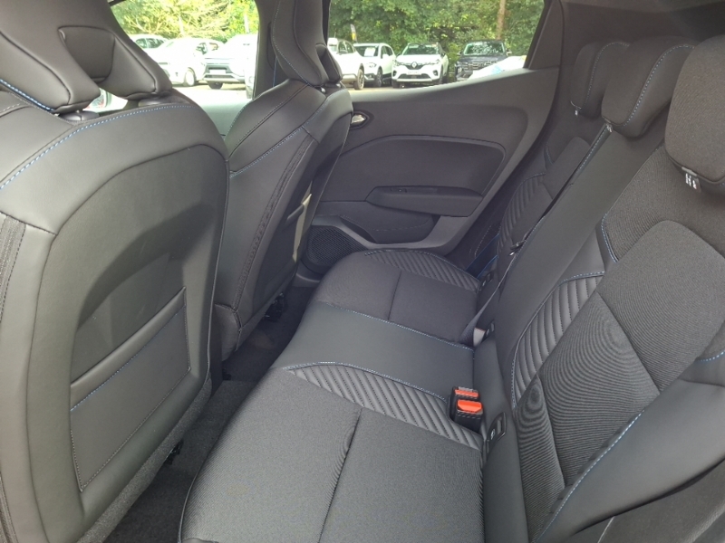 Renault Clio 1.6 E-tech Full Hybrid 145 Esprit Alpine Black #6