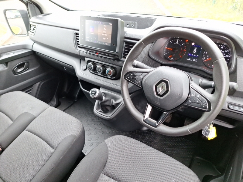Renault Trafic Sl30 Blue Dci 130 Advance Safety Van White #3