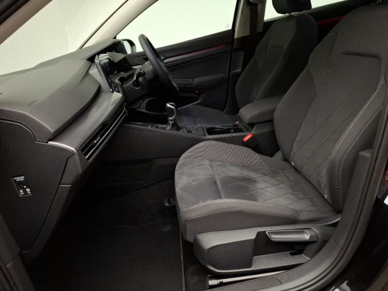 Volkswagen Golf 1.5 Tsi Style DG21NZM Black #5
