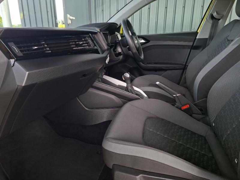 Audi A1 25 Tfsi Sport S Tronic GSZ7344 Yellow #5