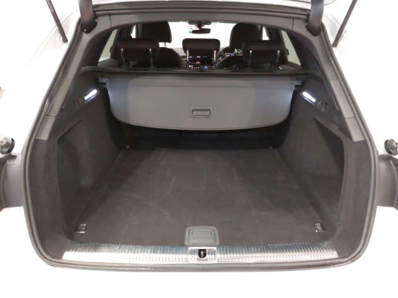 Audi A4 35 Tfsi Black Edition S Tronic Comfortsound Blue #17