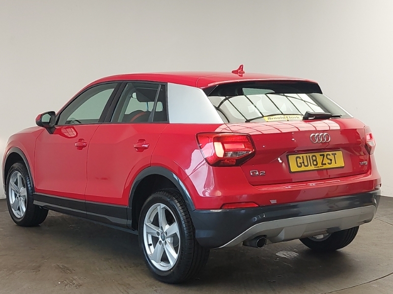 Audi Q2 1.0 Tfsi Sport Red #2