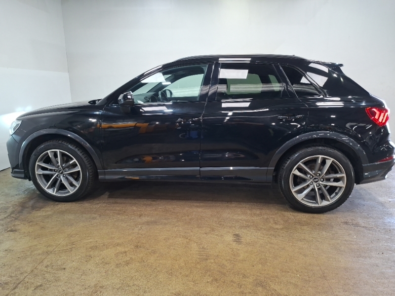 Audi Q3 35 Tfsi Black Edition S Tronic Black #4