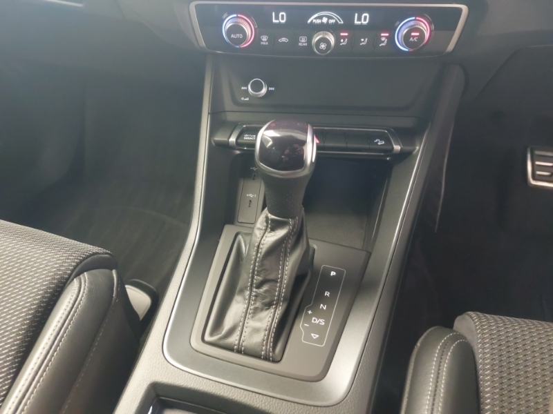 Audi Q3 Audi Sportback My23.5 Black Edition 35 Tfsi 150 Ps Grey #15