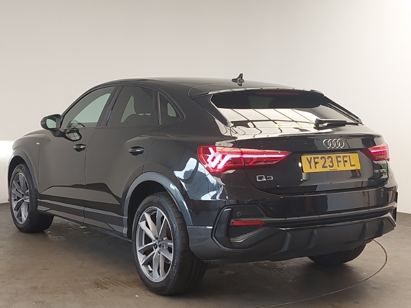 Audi Q3 35 Tfsi Black Edition S Tronic Black #2