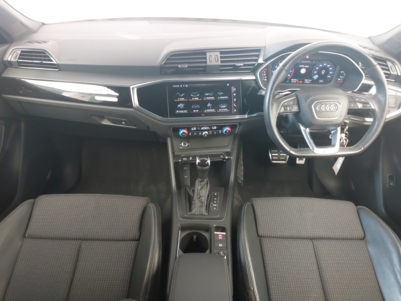 Audi Q3 35 Tfsi Black Edition S Tronic Black #3