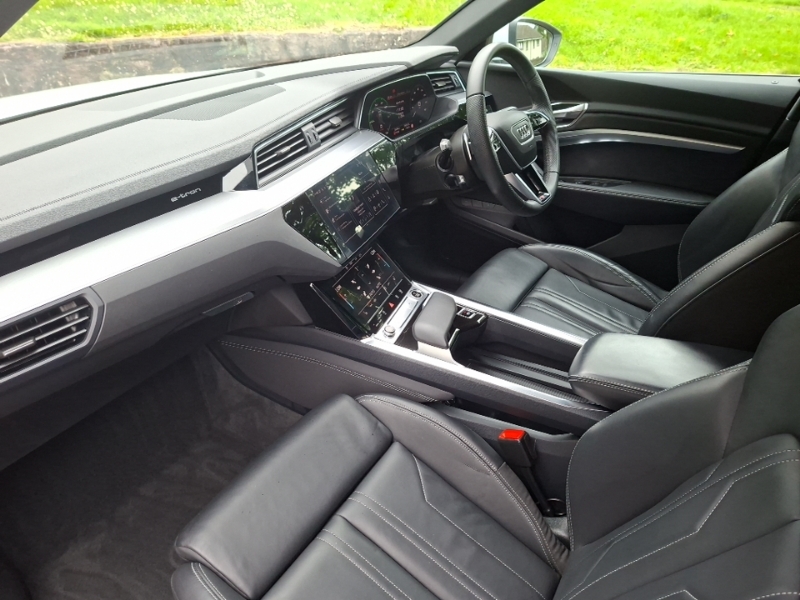 Audi Q8 e tron 300Kw 55 Quattro 114Kwh S Line White #5