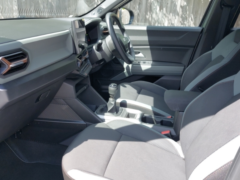 Dacia Duster 1.2 Tce Mild Hybrid 140 Extreme Estate Grey #5