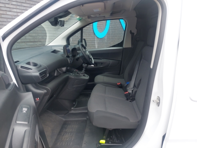 Fiat Doblo 1.5 Multijet 100 H1 Van White #5