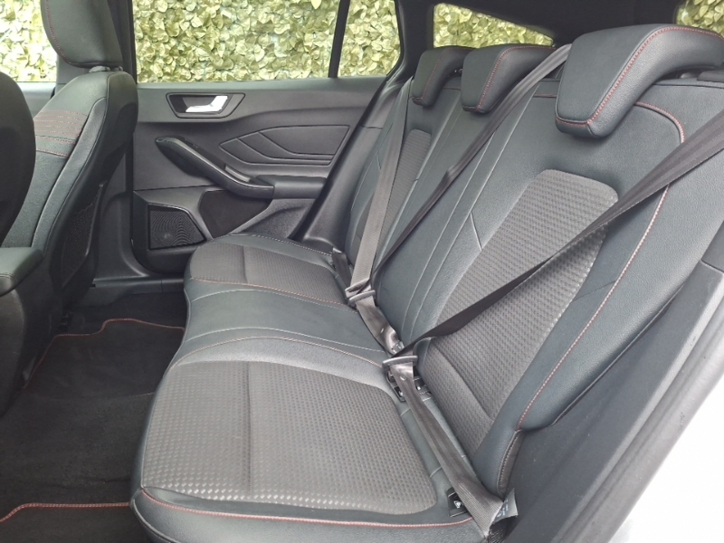 Ford Focus 1.0T Ecoboost Active Style Estate Manua Black #6