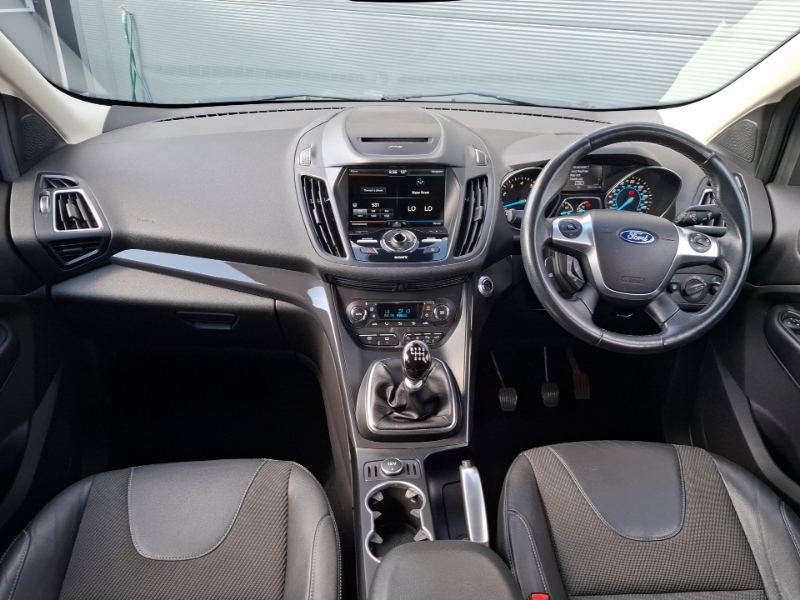 Ford Kuga 2.0 Tdci Titanium Suv 2Wd Euro 6 Black #3