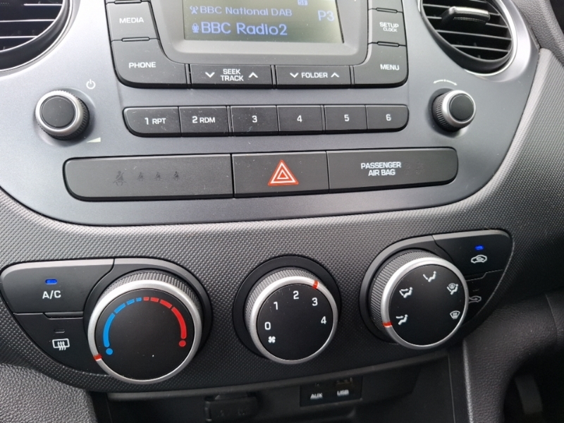 Hyundai I10 1.2 Premium Red #10