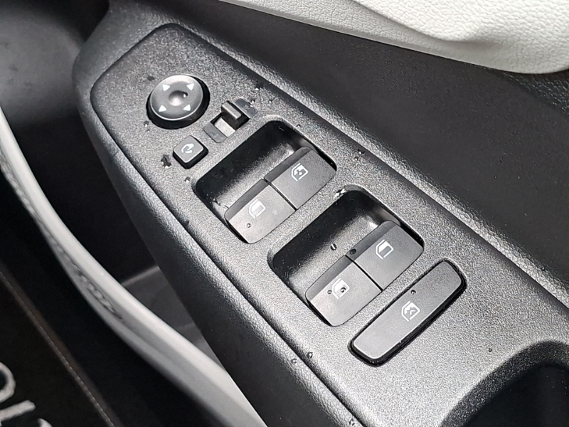 Hyundai I10 1.0T 90 N Line Nav 2025 White #15