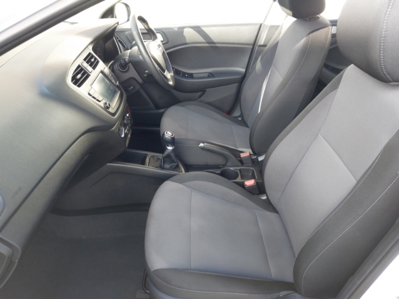 Hyundai I20 1.2 Mpi Se White #5