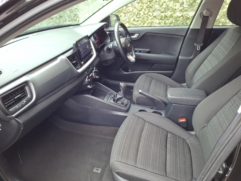 Kia Stonic 1.0T Gdi 99 2 Black #5