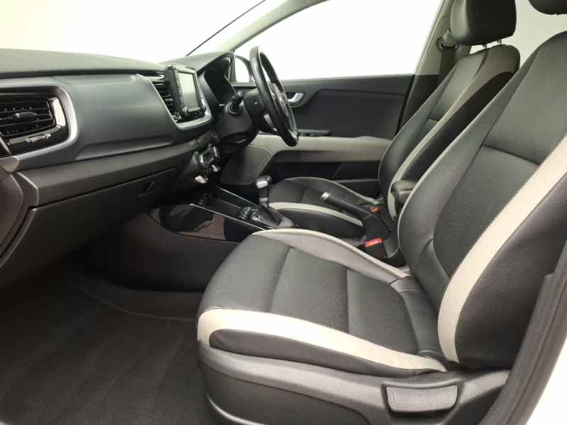 Kia Stonic 1.0T Gdi 4 White #5