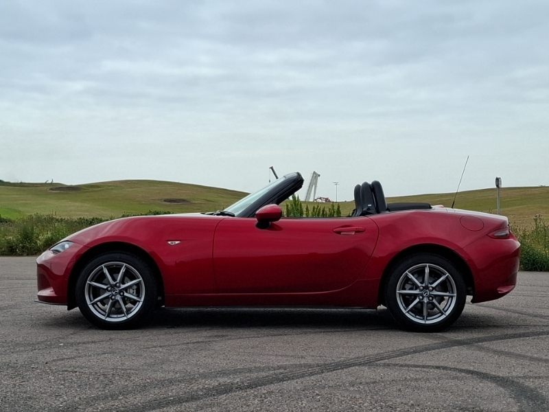 Mazda MX-5 1.5 132 Exclusive-line Red #4