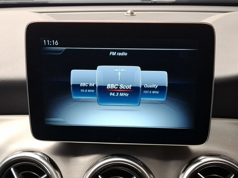 Mercedes-Benz GLA Class Suv 1.6 Gla200 Amg Line Premium Plus Euro 6 Ss White #11